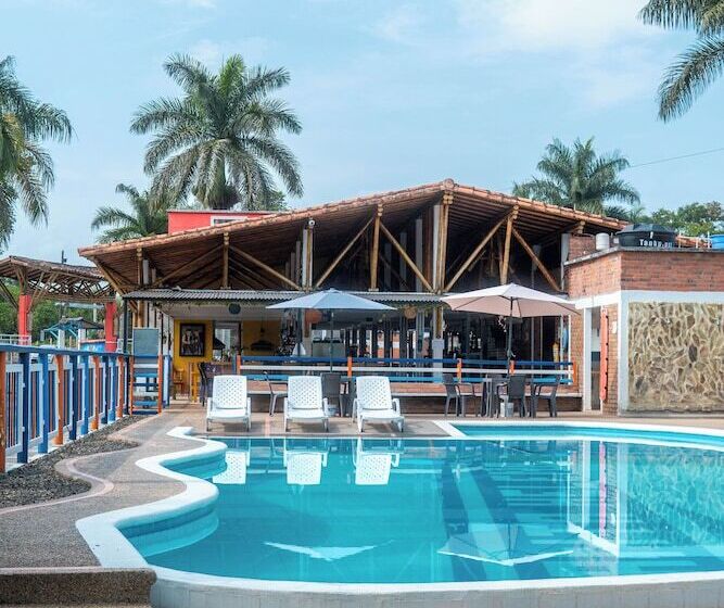 ホテル Palmas De Santa Elena