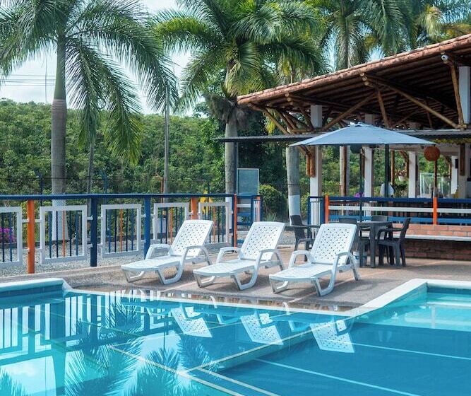 ホテル Palmas De Santa Elena