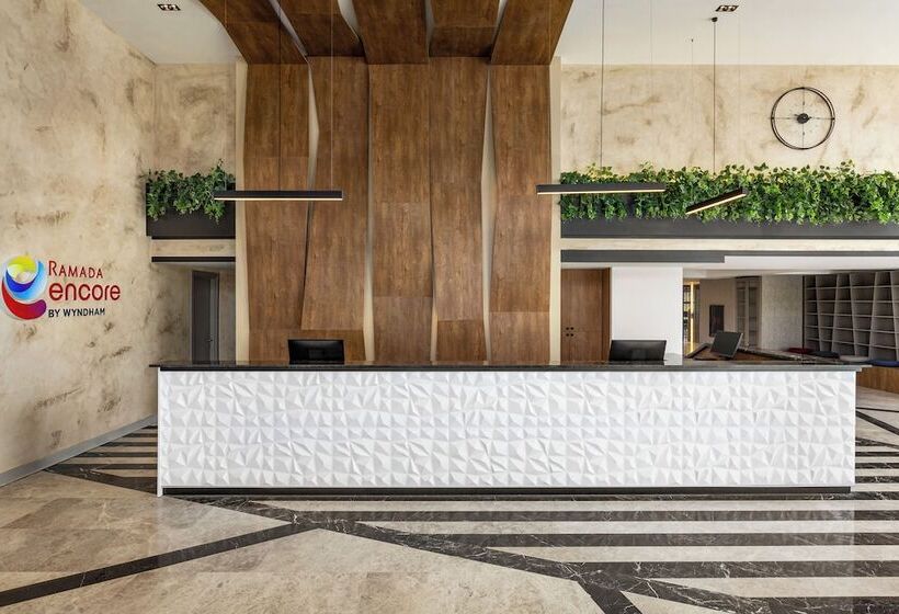 ホテル Ramada Encore By Wyndham Istanbul Arnavutkoy