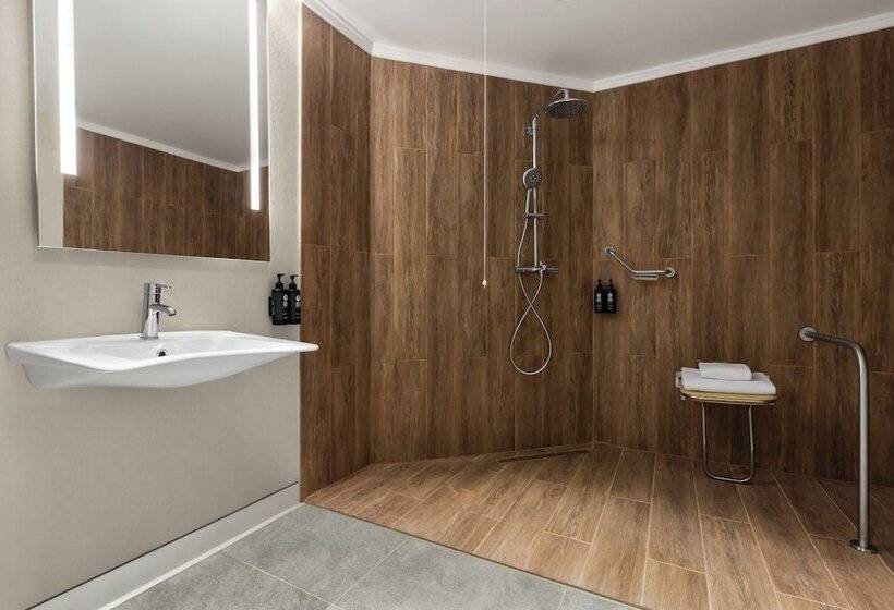 ホテル Ramada Encore By Wyndham Istanbul Arnavutkoy