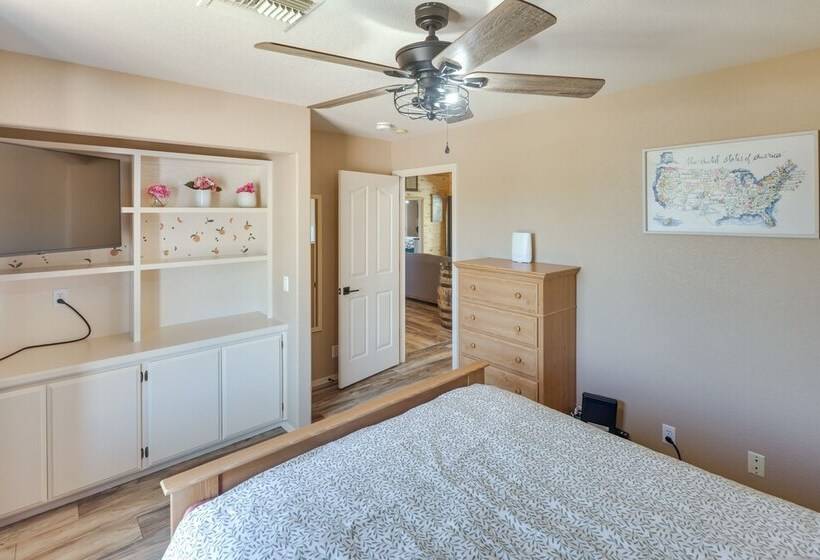 Lovely Bullhead City Retreat W/ Patio & Grill!