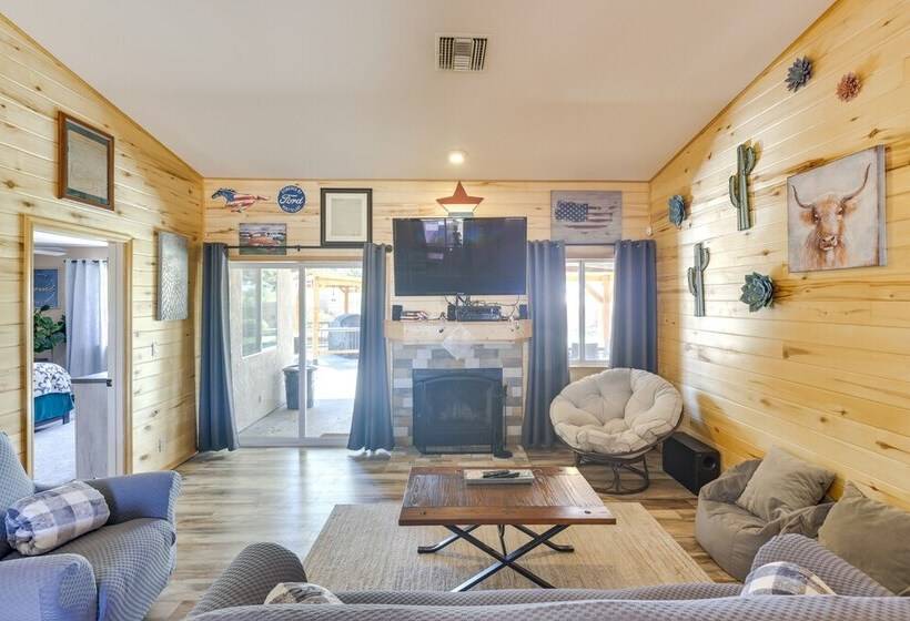 Lovely Bullhead City Retreat W/ Patio & Grill!