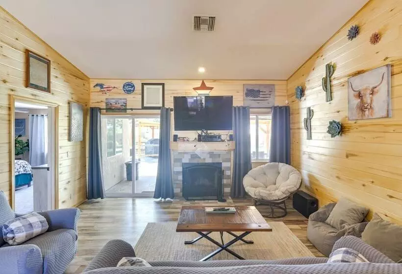 Lovely Bullhead City Retreat W/ Patio & Grill!