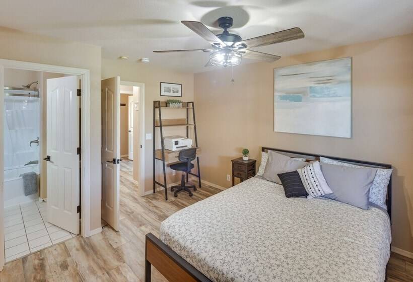 Lovely Bullhead City Retreat W/ Patio & Grill!