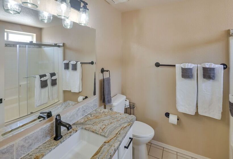 Lovely Bullhead City Retreat W/ Patio & Grill!