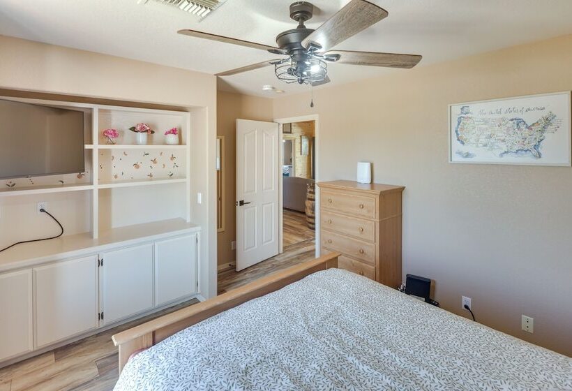 Lovely Bullhead City Retreat W/ Patio & Grill!