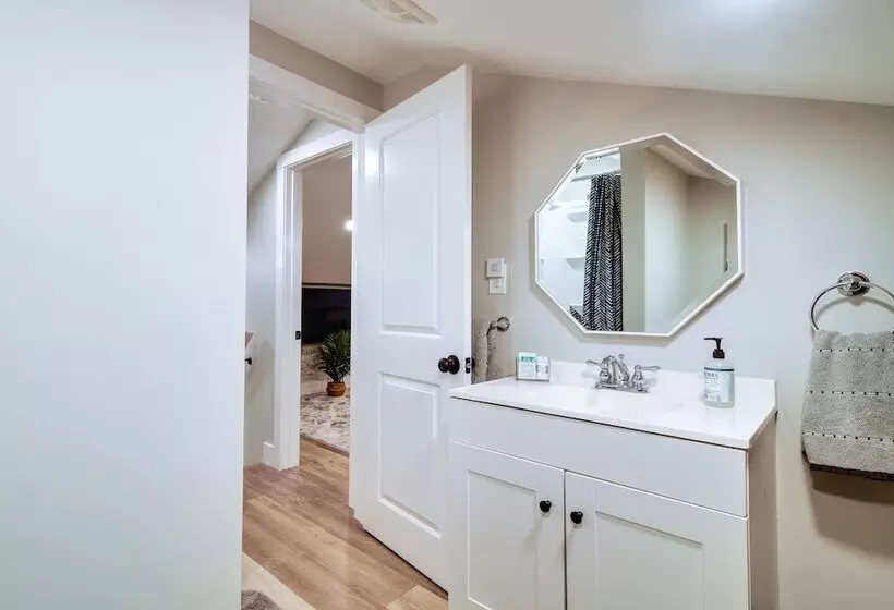 Modern Stark Home W/ Game Room, Grill & Fire Pit