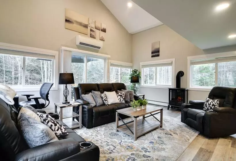 Modern Stark Home W/ Game Room, Grill & Fire Pit