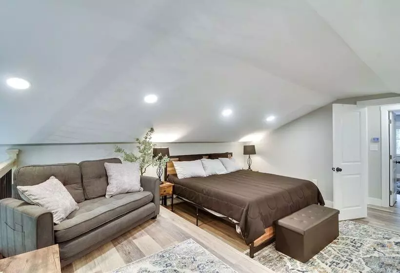 Modern Stark Home W/ Game Room, Grill & Fire Pit