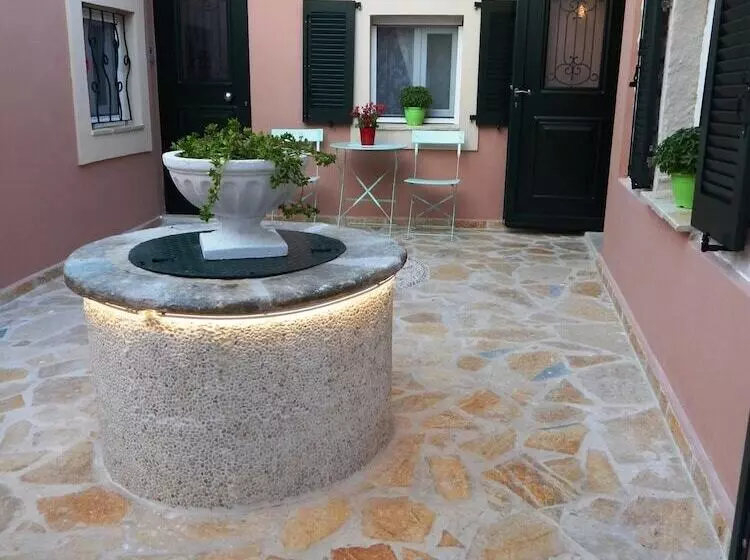 Sole Apartments   Near Corfu Port