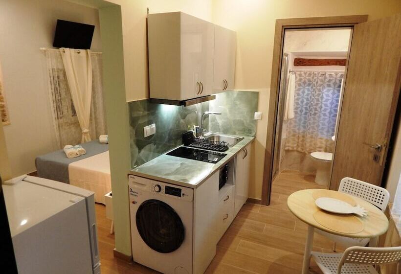 Sole Apartments   Near Corfu Port