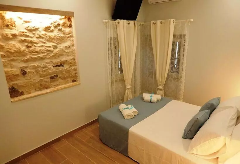 Sole Apartments   Near Corfu Port