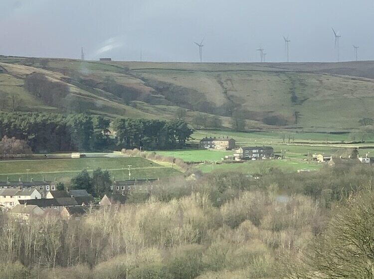 Stunning 1 Bed Cottage In Halifax