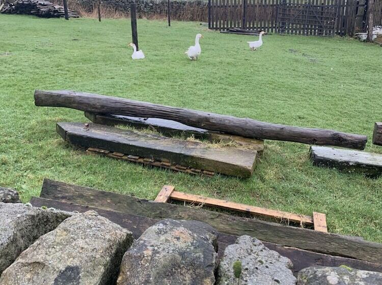 Stunning 1 Bed Cottage In Halifax