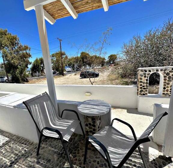 Santorini Style Rooms