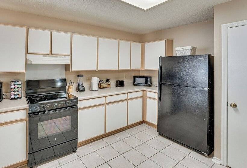 Bright San Antonio Home < 13 Mi To Downtown!