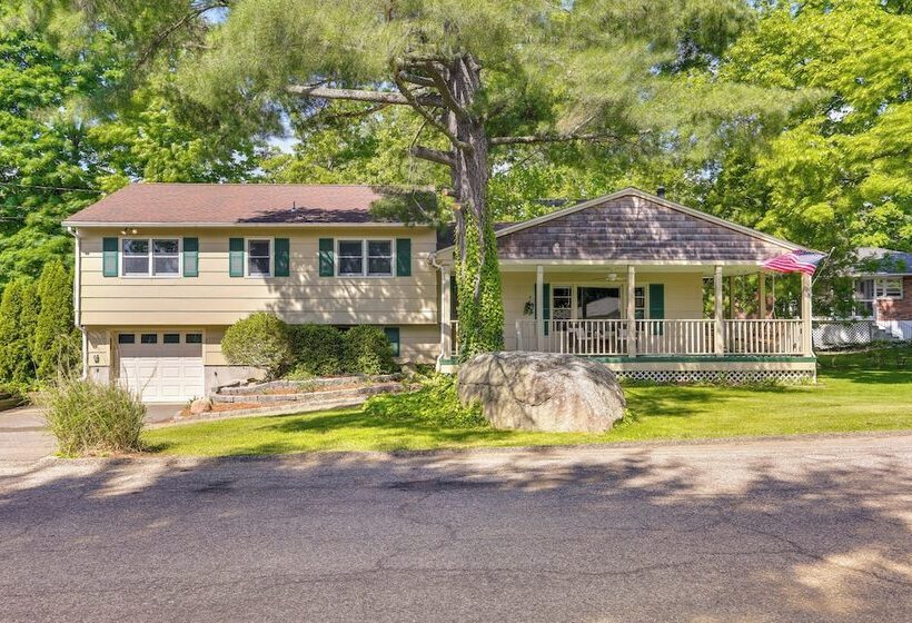Charming Highland Falls Home < 2 Mi To West Point!