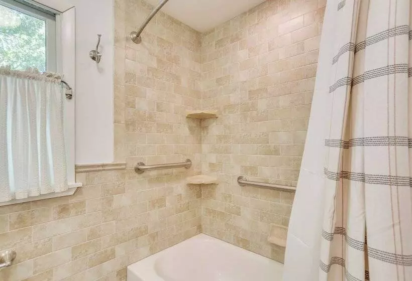 Charming Highland Falls Home < 2 Mi To West Point!