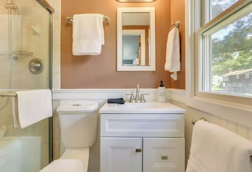 Charming Highland Falls Home < 2 Mi To West Point!