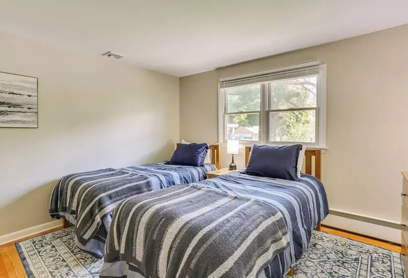 Charming Highland Falls Home < 2 Mi To West Point!