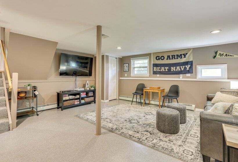 Charming Highland Falls Home < 2 Mi To West Point!