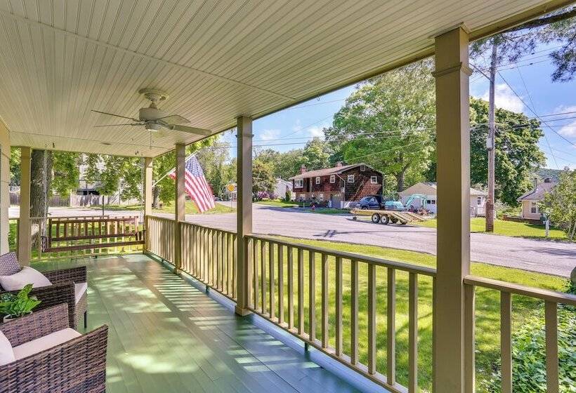 Charming Highland Falls Home < 2 Mi To West Point!