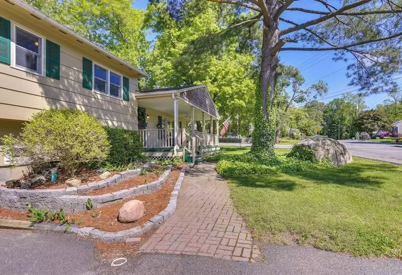 Charming Highland Falls Home < 2 Mi To West Point!