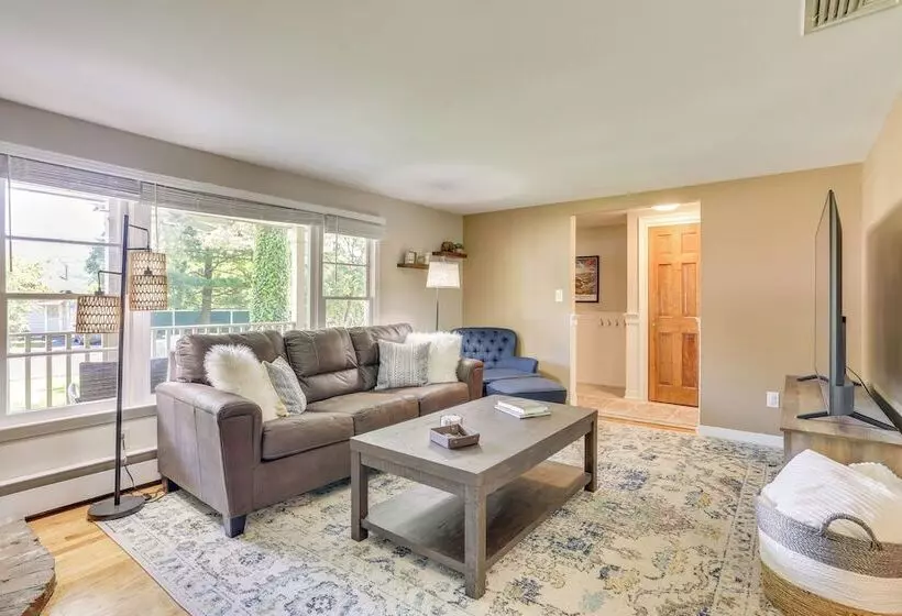 Charming Highland Falls Home < 2 Mi To West Point!