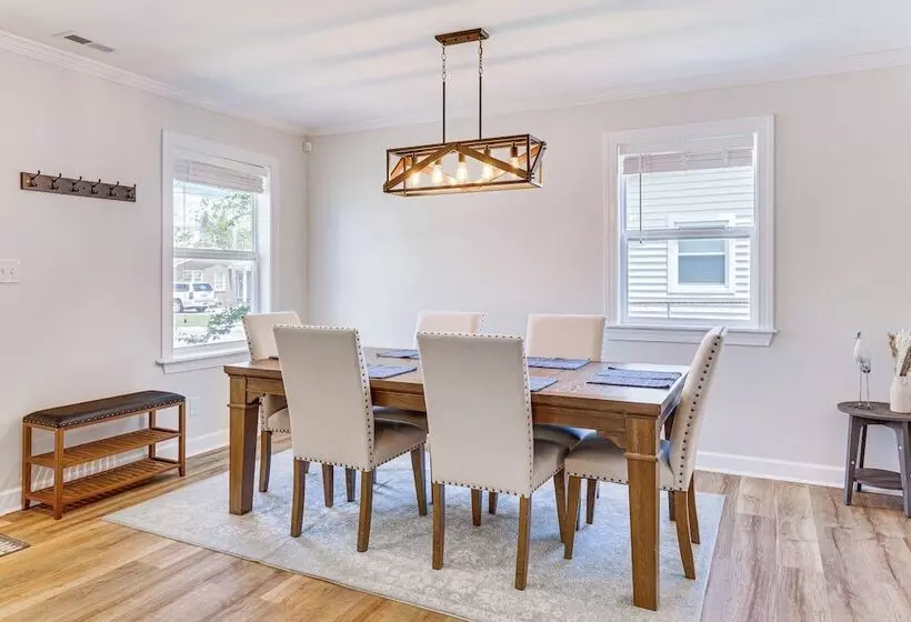 Charming Morehead City Home: 2 Mi To Beach Access