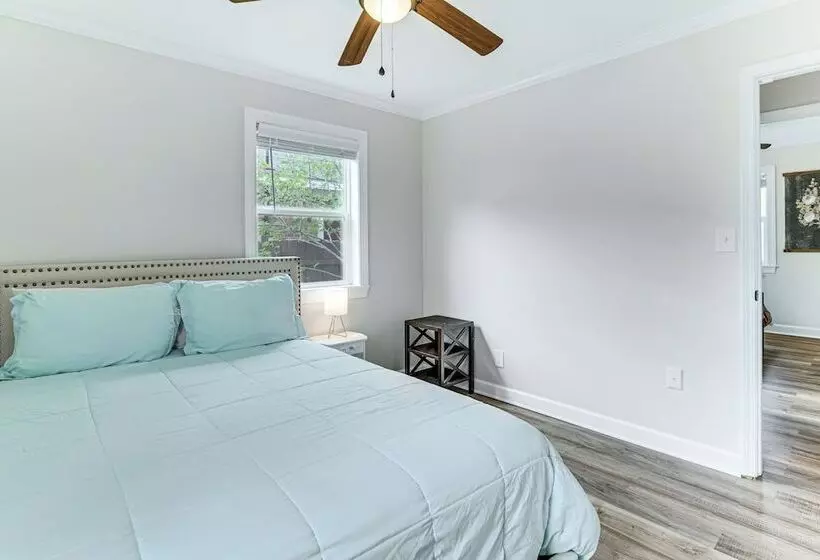 Charming Morehead City Home: 2 Mi To Beach Access