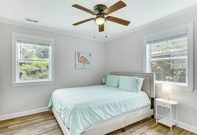 Charming Morehead City Home: 2 Mi To Beach Access