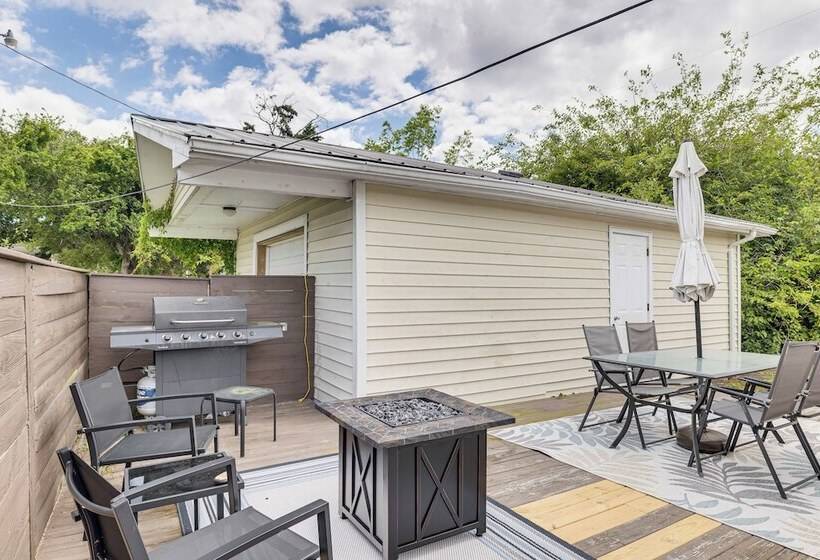 Charming Morehead City Home: 2 Mi To Beach Access