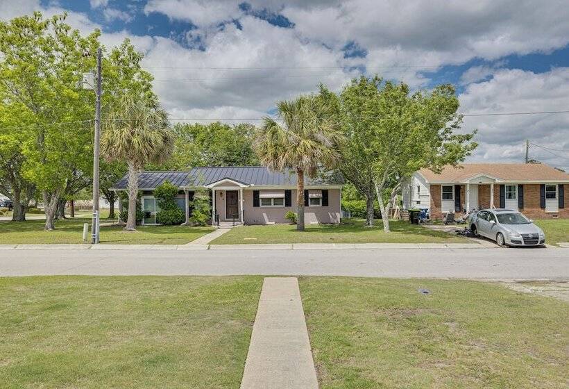 Charming Morehead City Home: 2 Mi To Beach Access