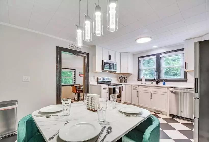 Chic Durham Home W/ Game Room: Walk To Downtown!