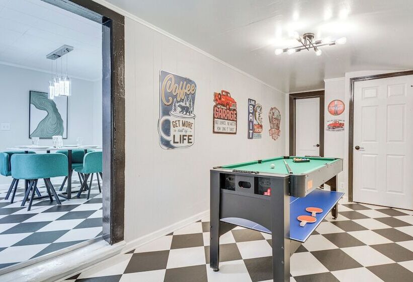 Chic Durham Home W/ Game Room: Walk To Downtown!