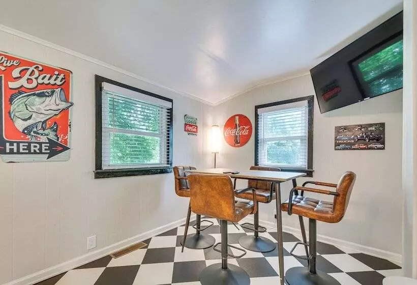 Chic Durham Home W/ Game Room: Walk To Downtown!