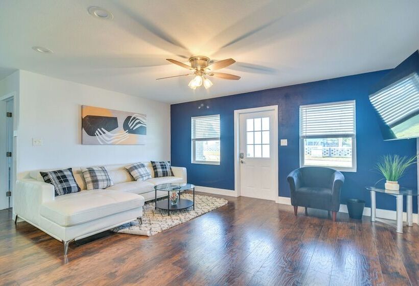 Clearwater Home W/ Fire Pit ~ 5 Mi To Beaches!