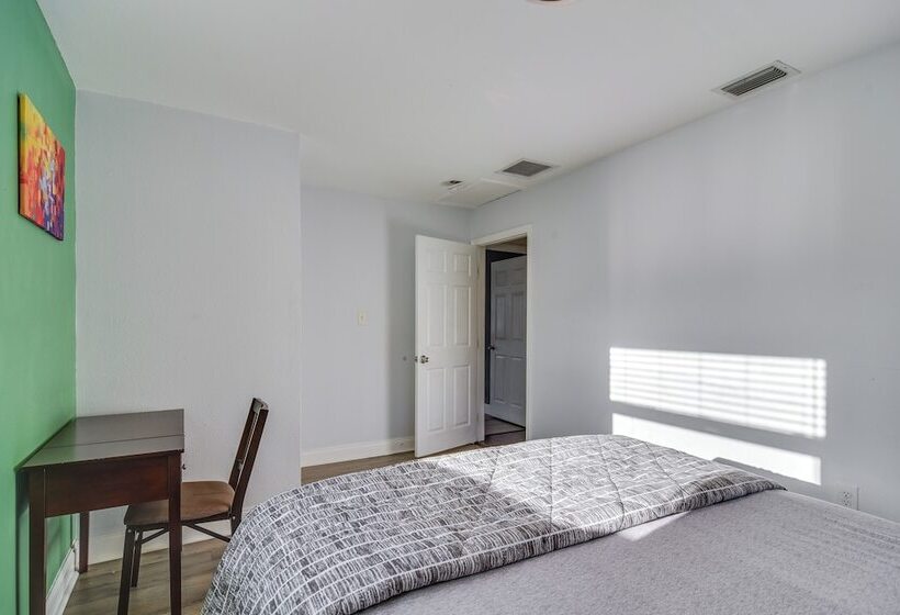 Clearwater Home W/ Fire Pit ~ 5 Mi To Beaches!