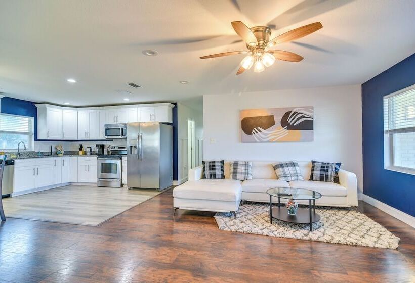 Clearwater Home W/ Fire Pit ~ 5 Mi To Beaches!