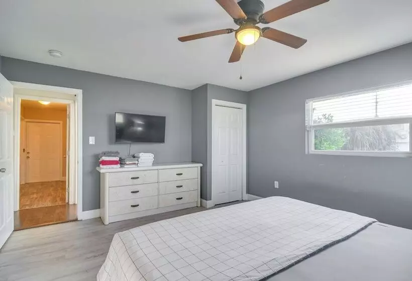 Clearwater Home W/ Fire Pit ~ 5 Mi To Beaches!