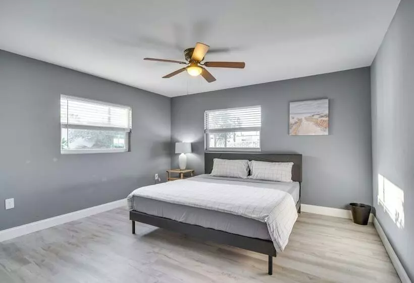 Clearwater Home W/ Fire Pit ~ 5 Mi To Beaches!