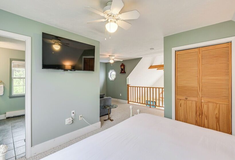 4 Mi To Acadia Trails: Coastal Maine Home W/ Deck