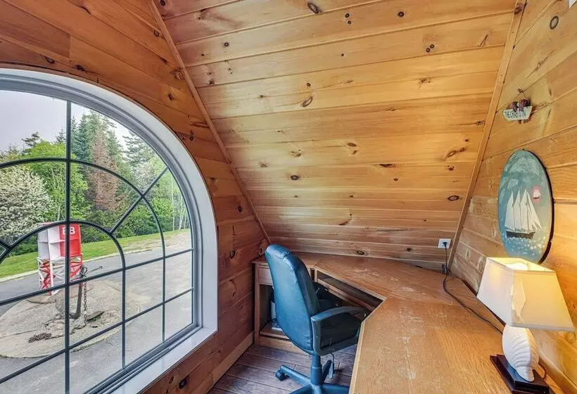 4 Mi To Acadia Trails: Coastal Maine Home W/ Deck