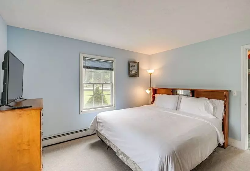 4 Mi To Acadia Trails: Coastal Maine Home W/ Deck