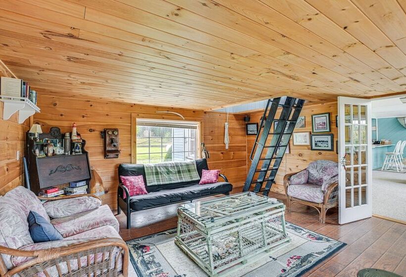 4 Mi To Acadia Trails: Coastal Maine Home W/ Deck