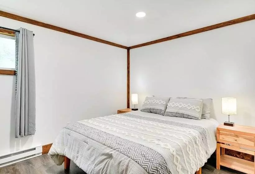 Cozy Catskills Cabin   12 Mi To Windham Mountain!