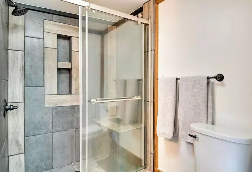 Cozy Catskills Cabin   12 Mi To Windham Mountain!