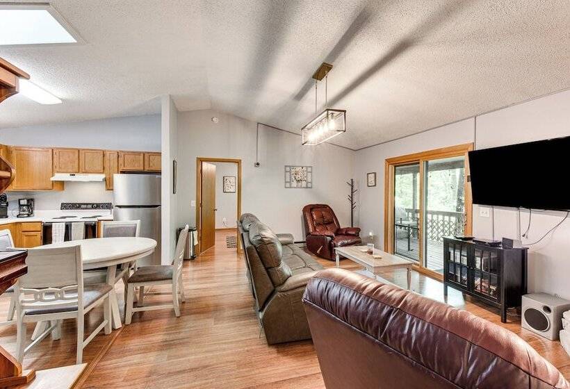 Cozy Franklin Retreat W/ Deck   5 Mi To Downtown!