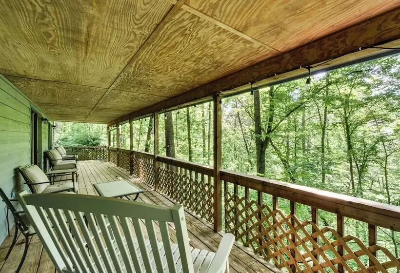 Cozy Franklin Retreat W/ Deck   5 Mi To Downtown!