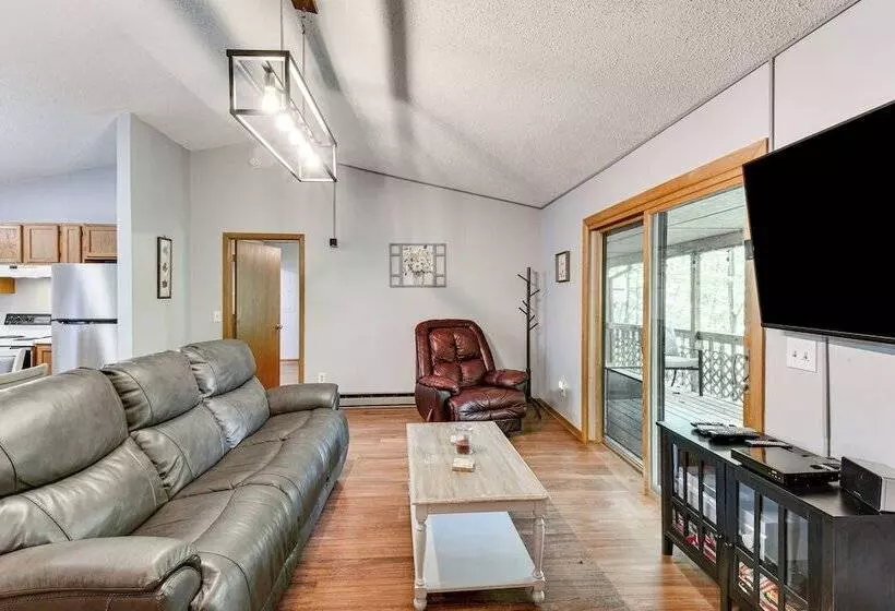 Cozy Franklin Retreat W/ Deck   5 Mi To Downtown!